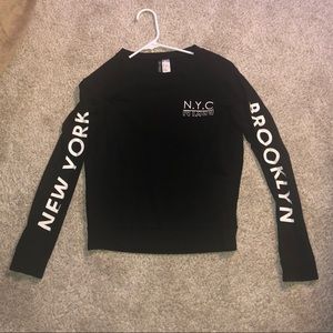 Womens crewneck long sleeve.